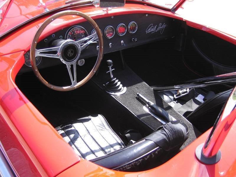 AC Cobra V8 289ci replica Unique Motorcars de 1990 intérieur tableau de bord