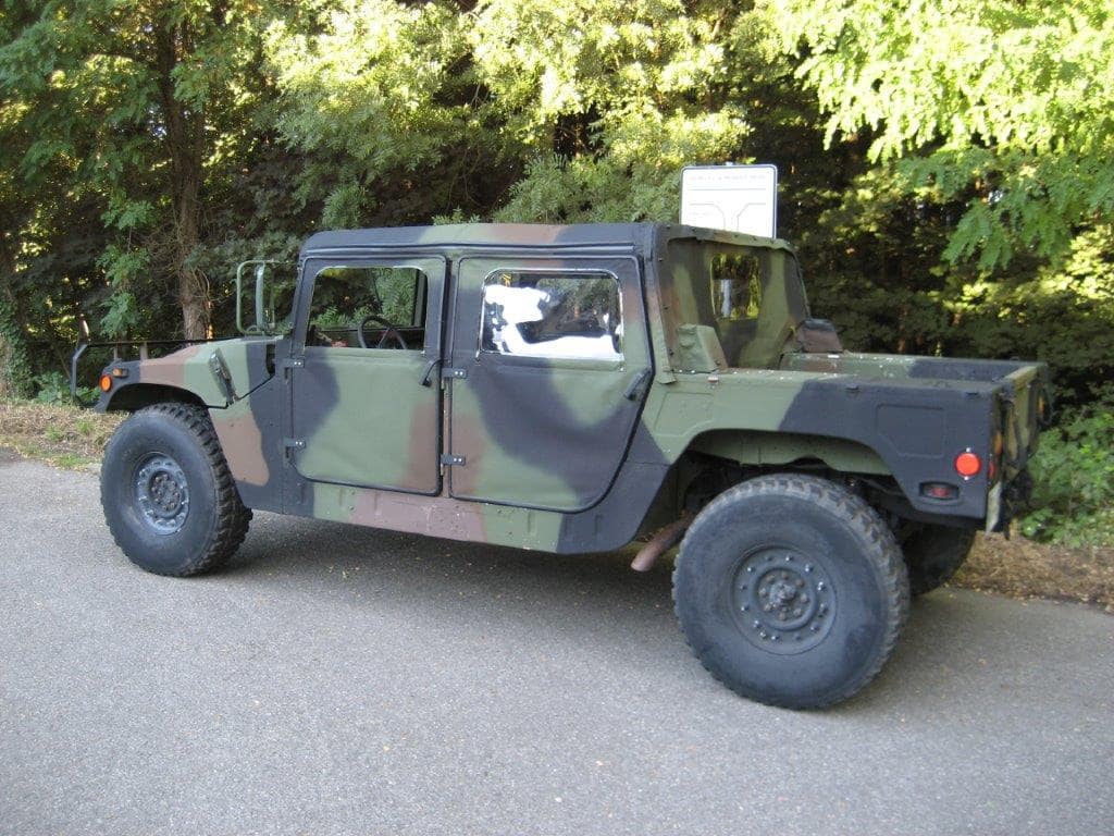 AM General Humvee M998 V8 6,2L Diesel de 1987 3/4 arrière