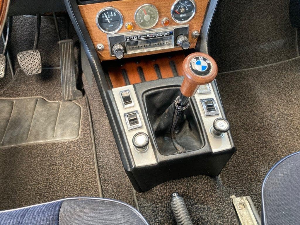 BMW 2800 CS de 1970 intérieur tableau de bord