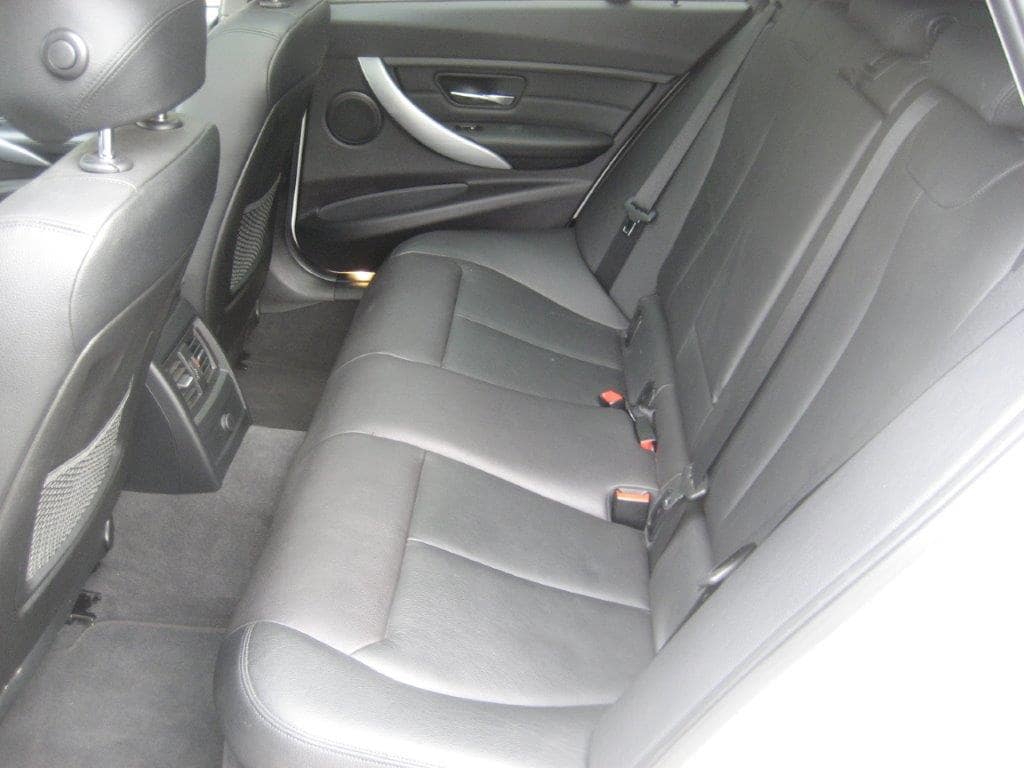 BMW 320D Touring Sport F31 de 2015 intérieur arrière