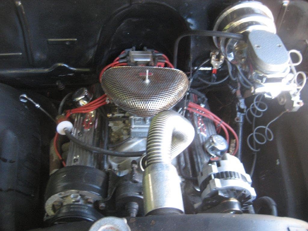 Chevrolet Pick-up 3100 de 1950 moteur face