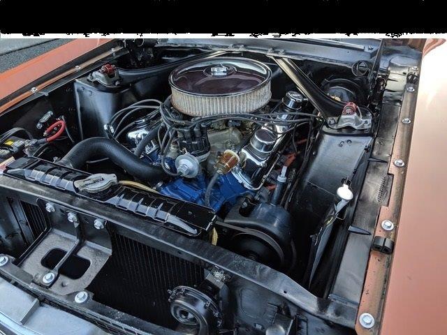 Ford Mustang Fastback V8 289ci de 1967 moteur 3/4