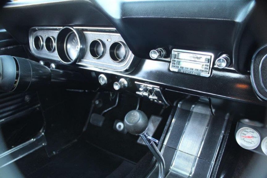 Ford Mustang V8 289ci de 1966 intérieur tableau de bord