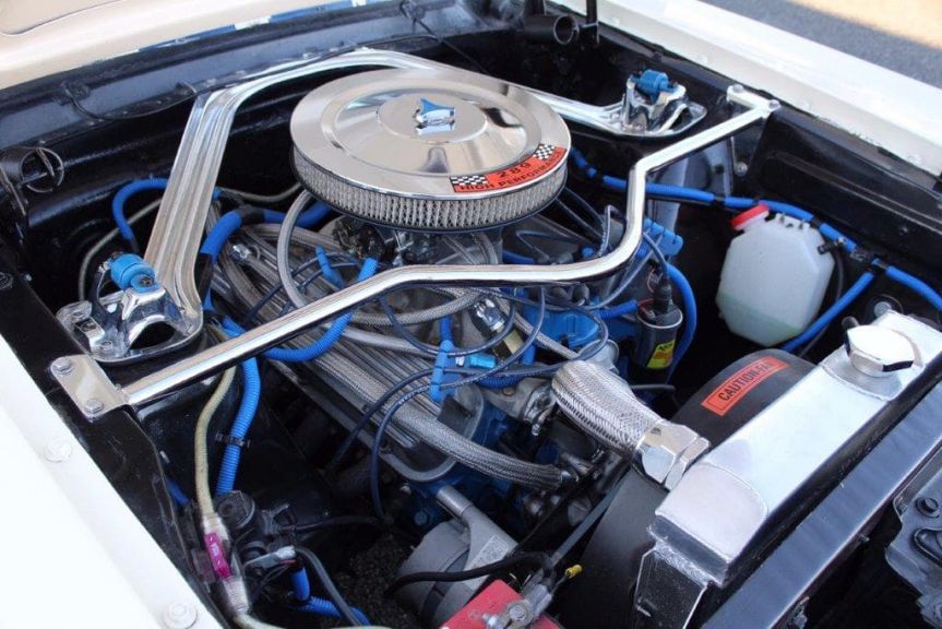 Ford Mustang V8 289ci de 1966 moteur 3/4