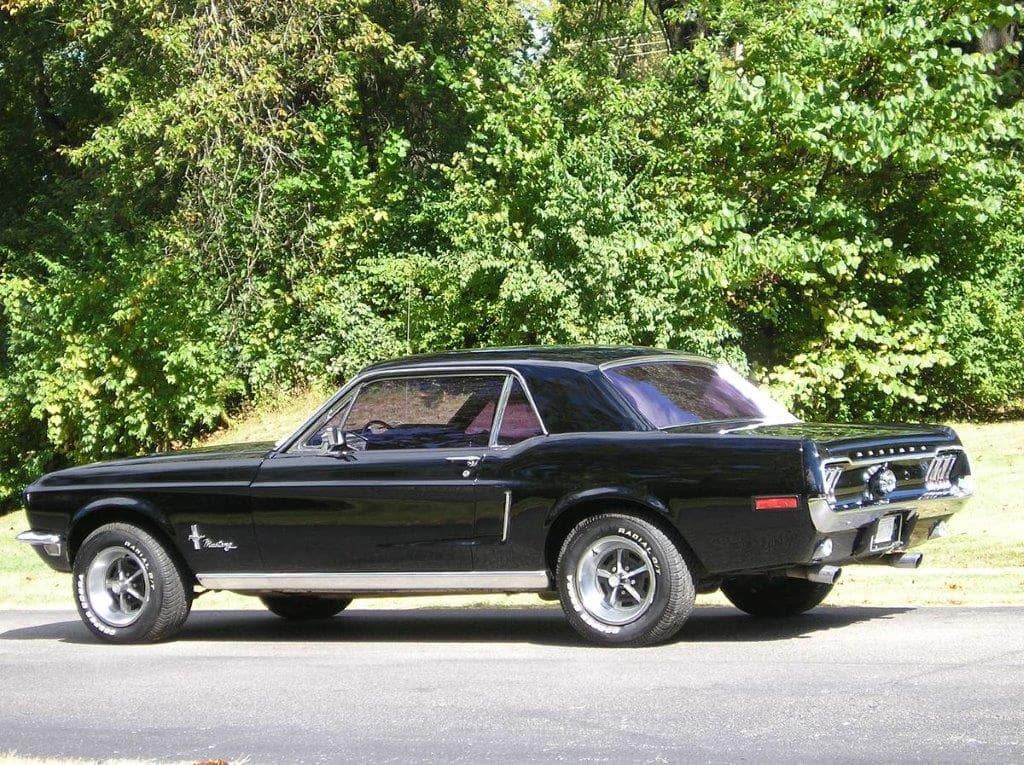 Ford Mustang V8 289ci de 1968 profil gauche