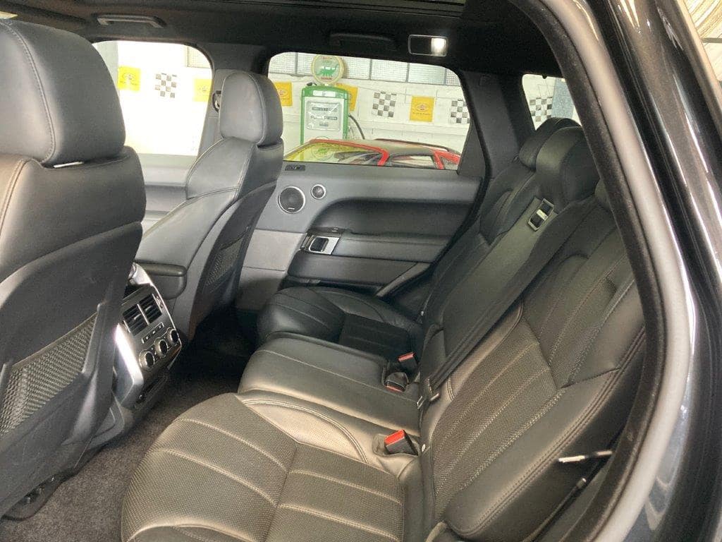 Range Rover Sport HSE SDV6 3.0 TDI intérieur arrière