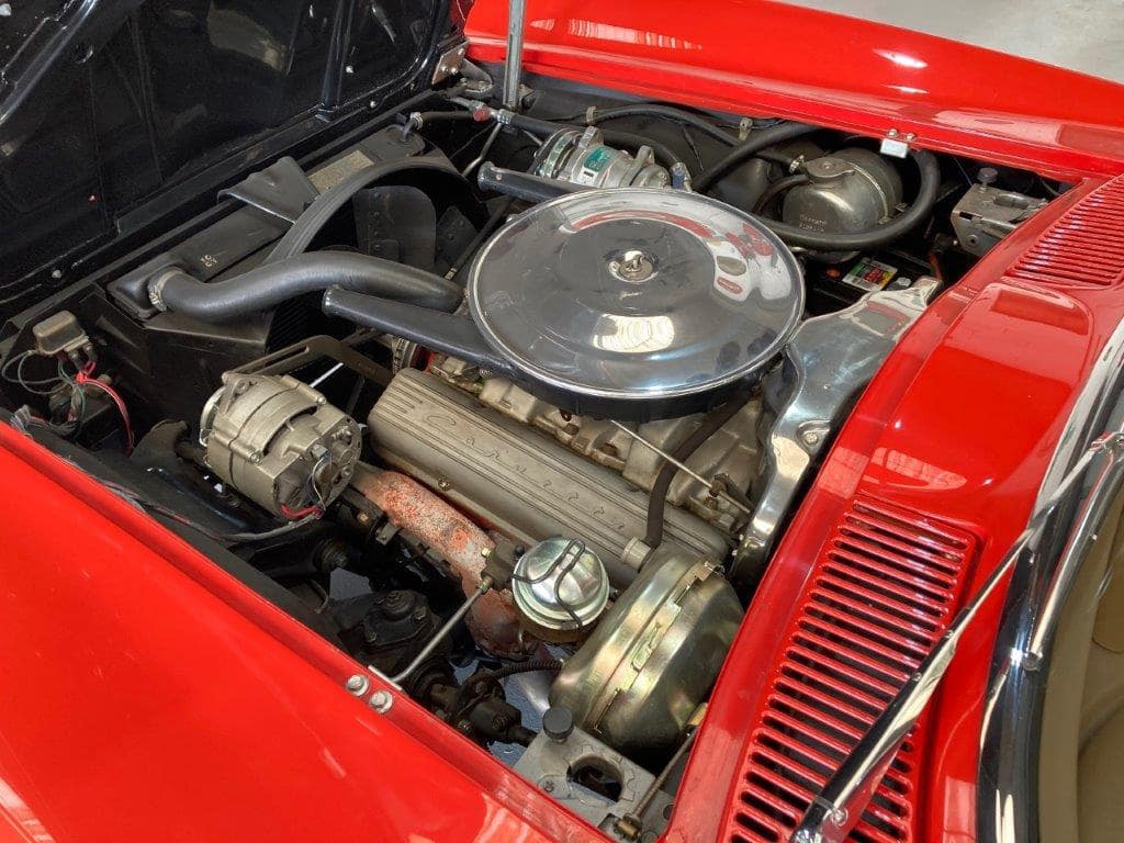 Chevrolet Corvette C2 Split Window de 1963 moteur 3/4