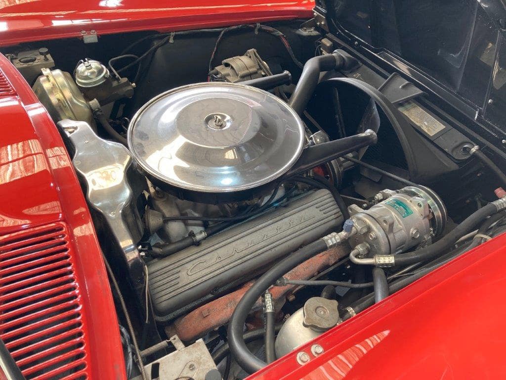 Chevrolet Corvette C2 Split Window de 1963 moteur 3/4