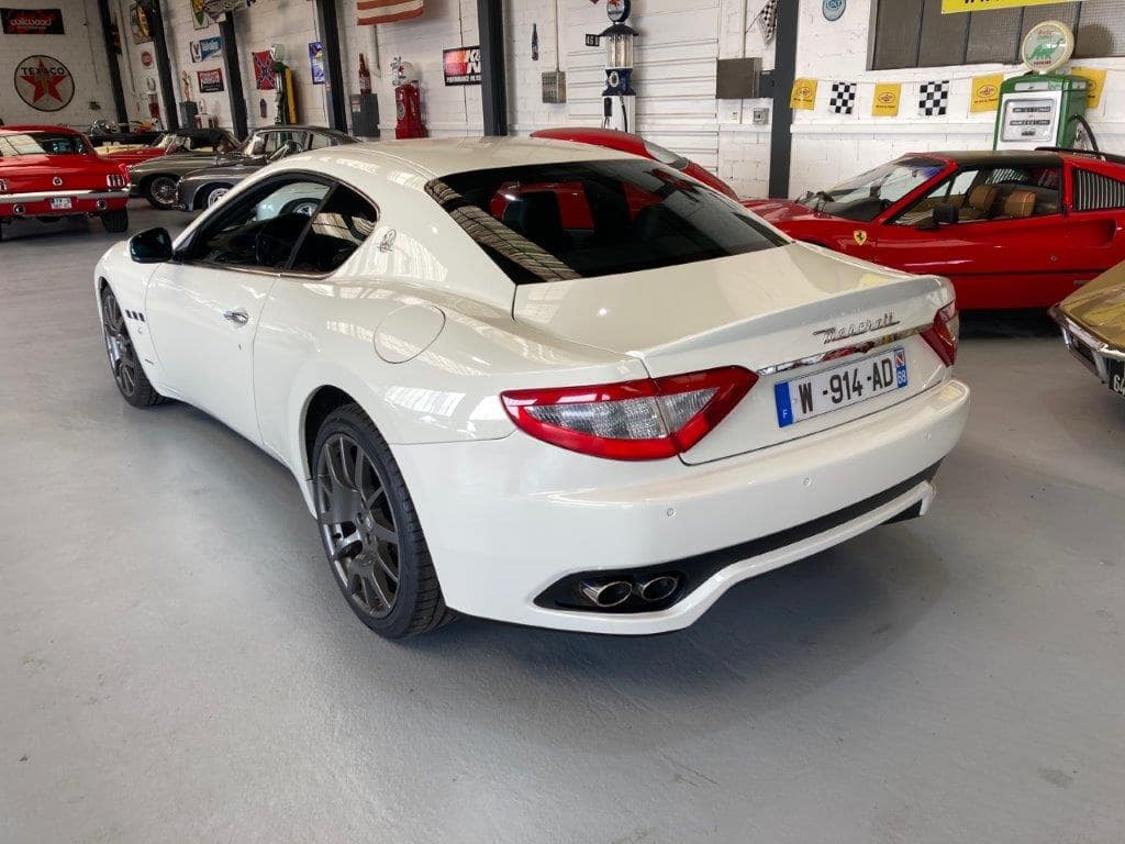 Maserati Granturismo 4.2L V8 405 cv de 2008 arrière